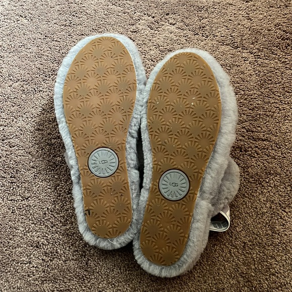 Lilac ugg fluff slippers - Picture 2 of 2